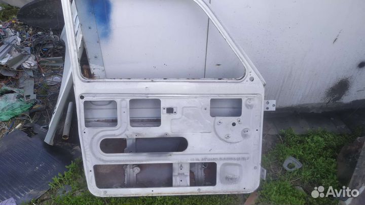 Двери нива 2шт