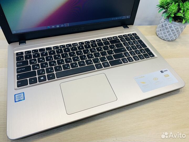 Ноутбук Asus