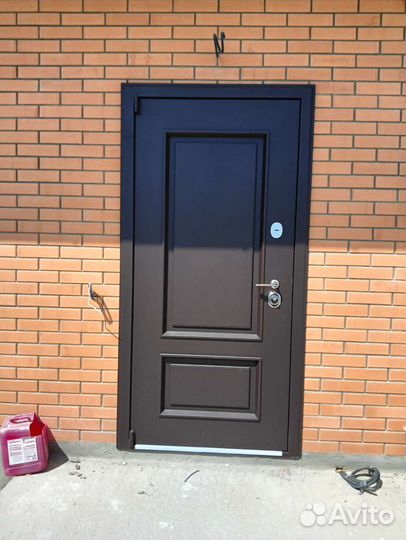 Дверь входная металлическая с терморазрывом