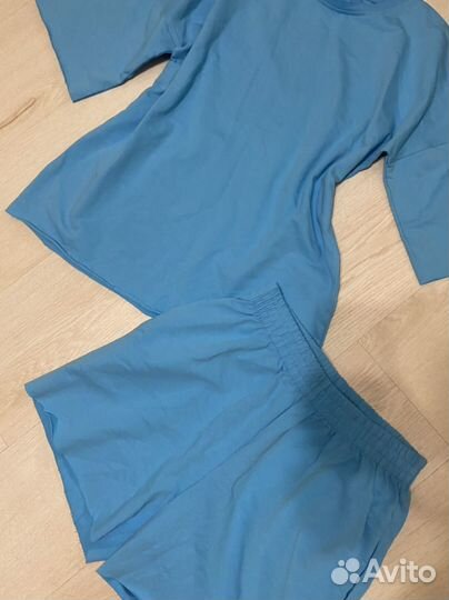 Костюм с шортами