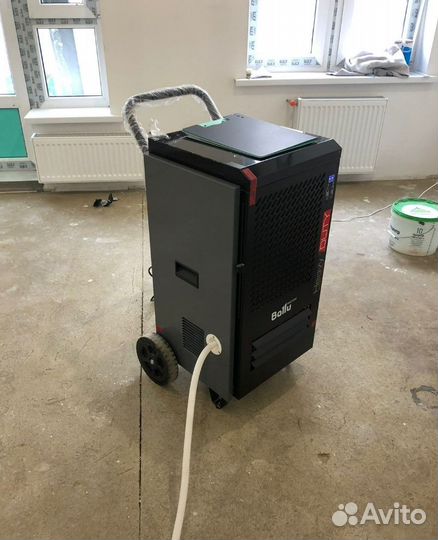 Осушитель воздуха Ballu на 80 литров Промышленный