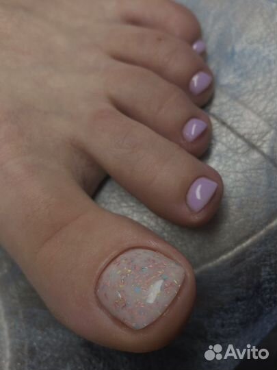 Маникюр и педикюр