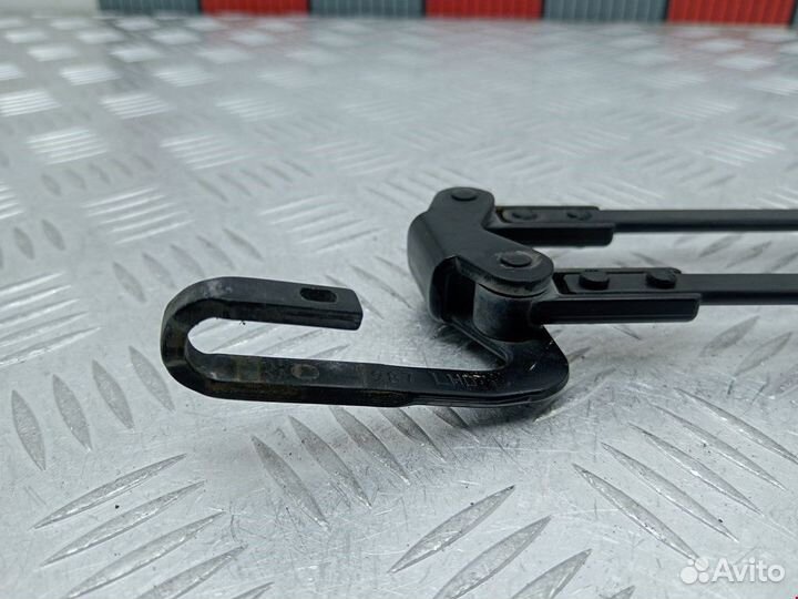 Щеткодержатель (поводок стеклоочистителя, дворник)