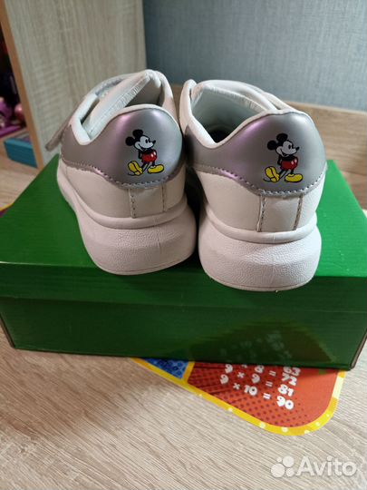 Кроссовки для девочки 28 размер