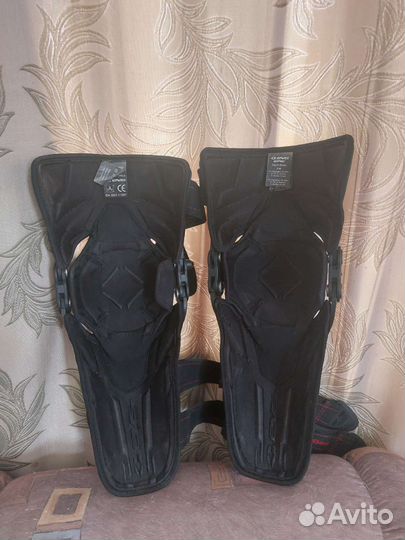 Наколенники EVS Epic