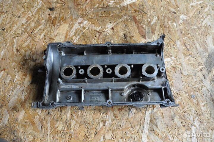 Крышка головки блока цилиндров Audi A4 8D2 ADR