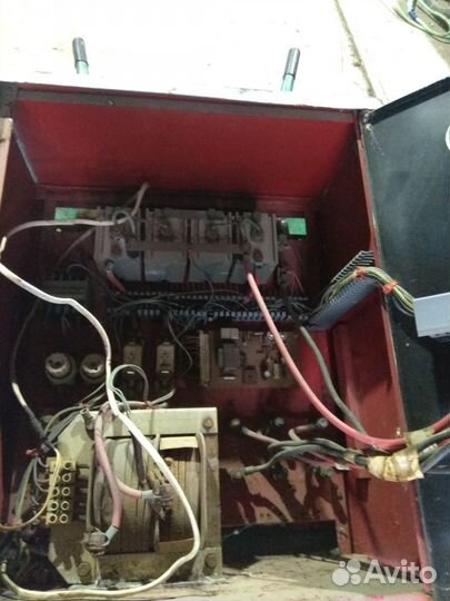 Стационарное зарядное устройство