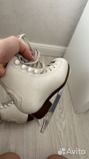 Фигурные коньки wifa