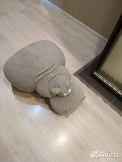 Большая мягкая игрушка бегемот