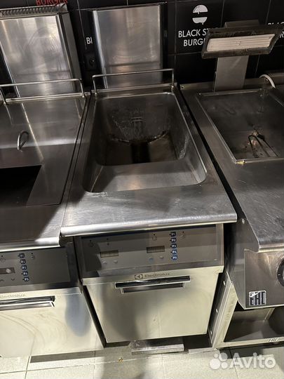 Фритюрница электрическая electrolux e9kkhdbamcg
