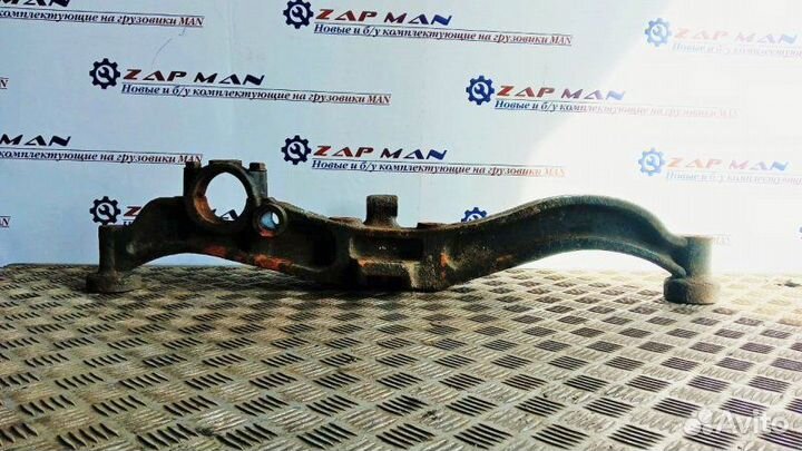 Кронштейн пневмоподушки правый Man Tgm