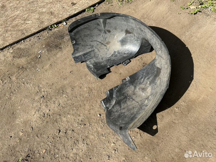 Volvo xc70 2 подкрылок левый передний