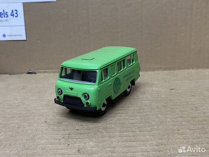 УАЗ 452 Тархун 1:43