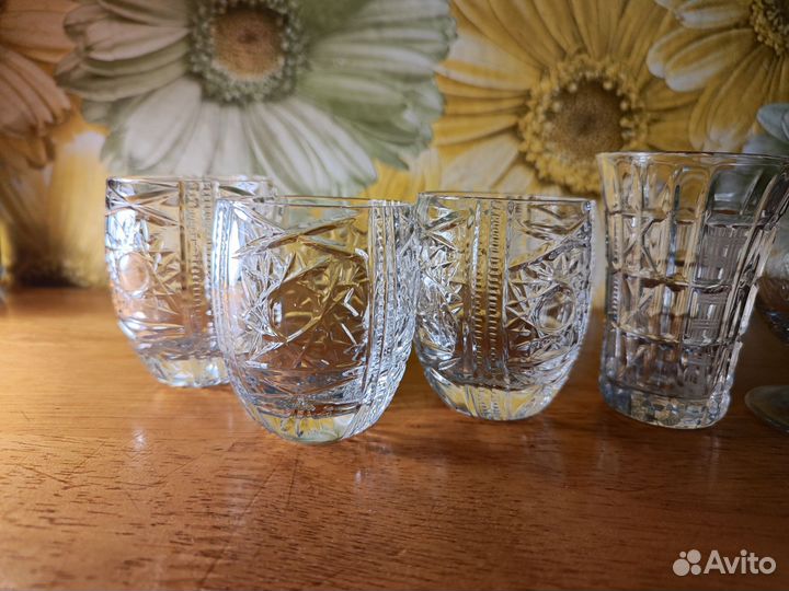 Цена за все хрусталь, 3 салатника, вазы и 4 рюмки