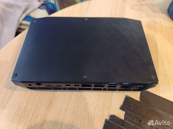 Мини пк Intel NUC hades canyon NUC8i7HVK