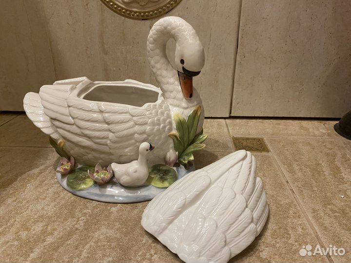 Шкатулка Лебедь фарфор