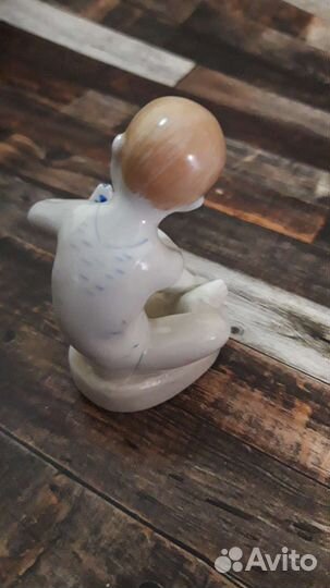 Статуэтка СССР мальчик с рыбкой