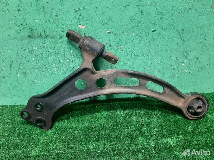 Рычаг передний правый нижний Lexus RX300 (MCU15)
