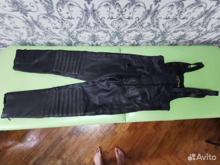 Мотокомбинезон кожаный