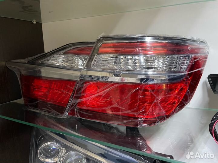 Задний фонарь Toyota Camry 55