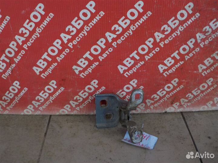 Петля двери верхняя передняя левая Renault Logan