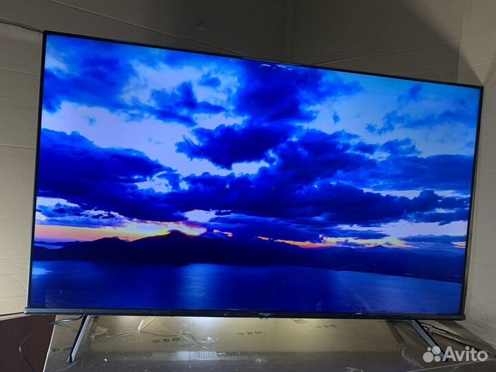 Супер qled TV SMART 127 см с безрамочным экраном