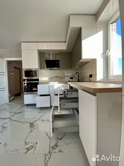 Прямая кухня на заказ. Фабрика