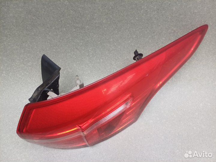 Фонарь задний правый Ford Focus 3 универсал 1.6