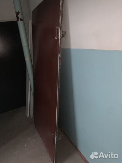 Дверь входная металлическая бу