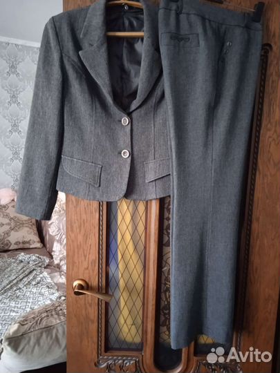 Брючный костюм женский 46