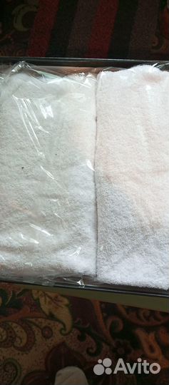 Махровые полотенца новые 3 шт