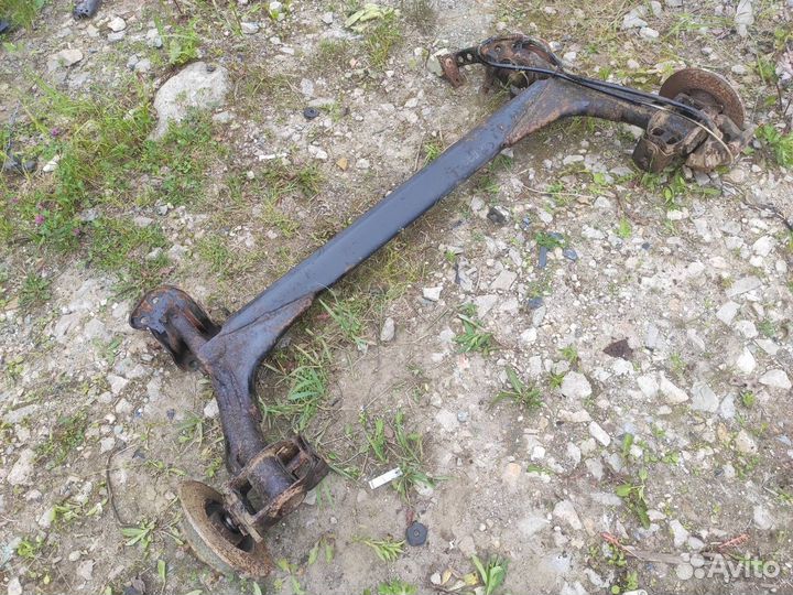 Балка подвески задняя Volkswagen Passat B3