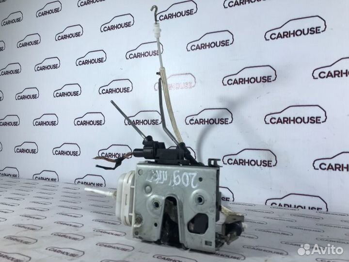 Замок двери передний правый Audi A4 B5 1.8 1998