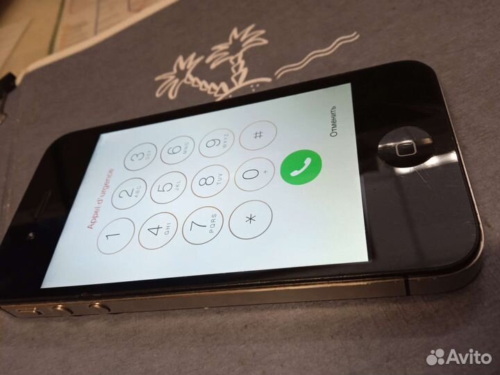 Телефон iPhone 4s