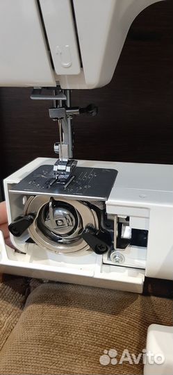 Швейная машина электрическая