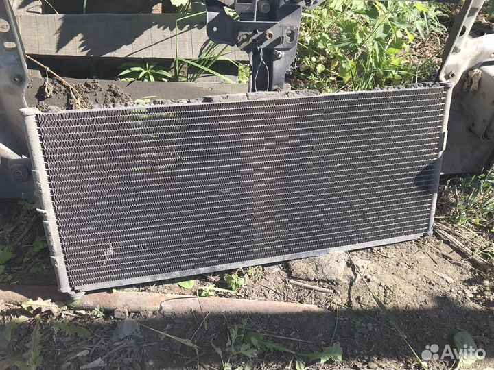 Радиатор кондиционера на nissan sunny FB14