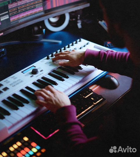 Запись песни в подарок на студии