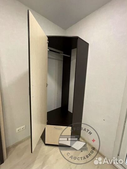 Шкаф