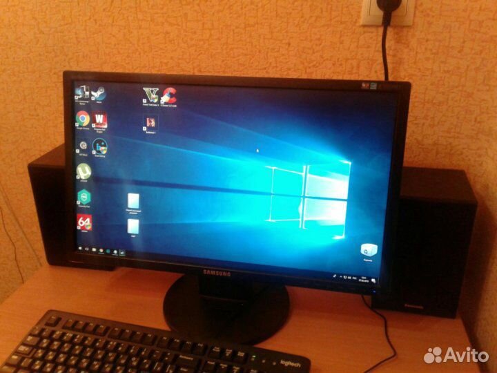 Мониторы широкоформатные 15.6