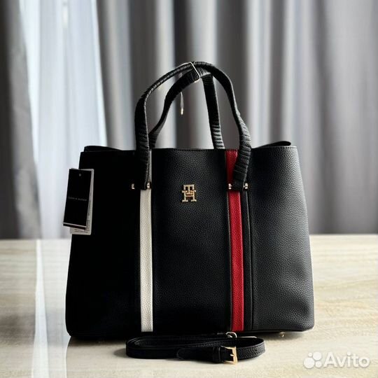 Сумка женская тоут Tommy Hilfiger Emblem Satchel