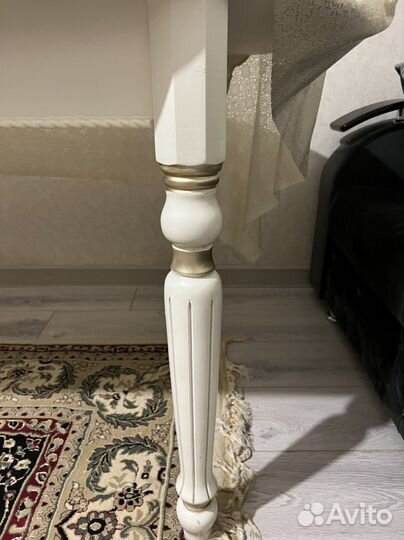 Кухонный стол