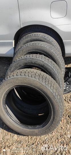 Bridgestone Blizzak DM-V1 215/60 R17 96R