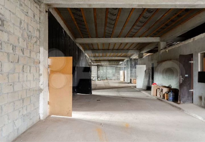 Здание, 613 м²