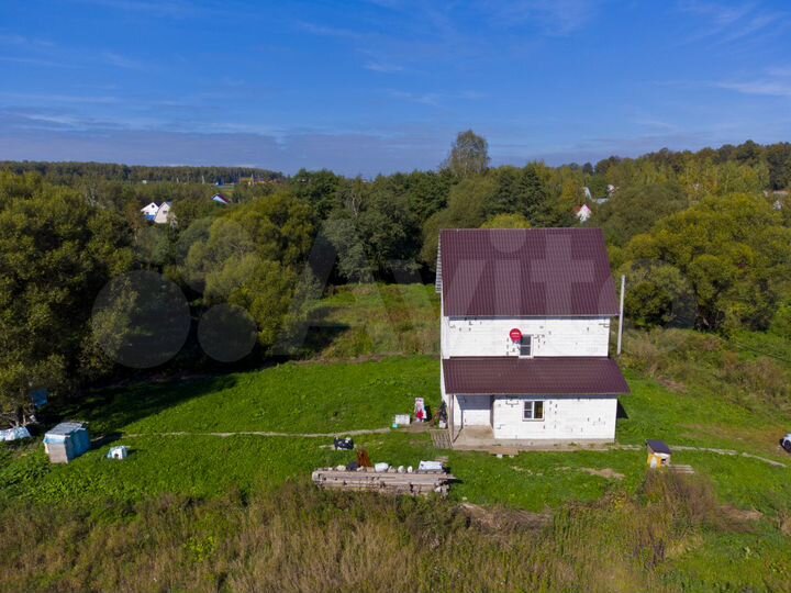 Дом 196 м² на участке 12 сот.