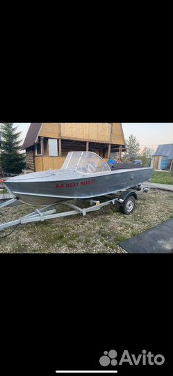 Моторная лодка Прогресс 4