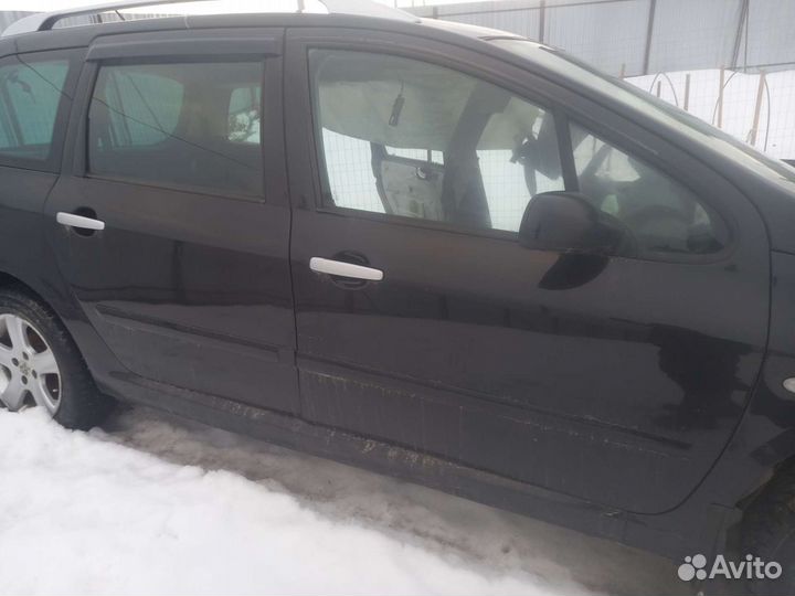 Дверь правая Peugeot 307 универсал