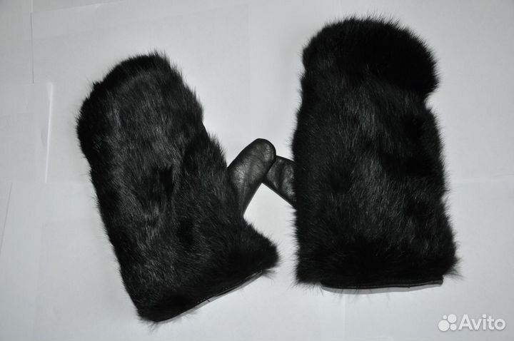 Варежки женские