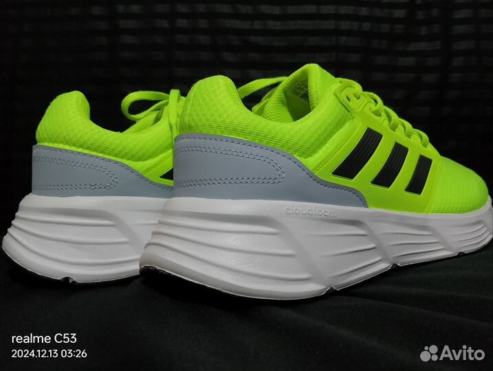 Кроссовки adidas оригинал размер 44,5