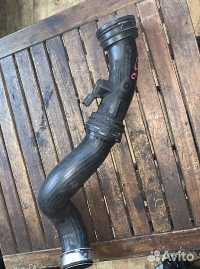 Патрубок интеркулера vw transporter t5