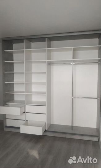 Гардeрoбнaя с любым рaзмеpом и дизайном